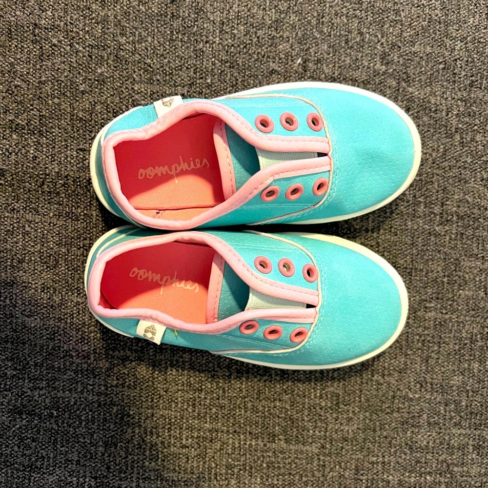 Oomphies Toddler Girls Size 7C Pink and Blue slip on shoes.